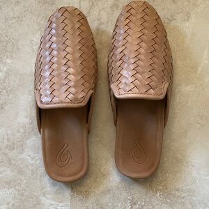 OluKai Woven flats
